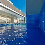 Modern 3 Bd 2 Bth + Rooftop Pool
