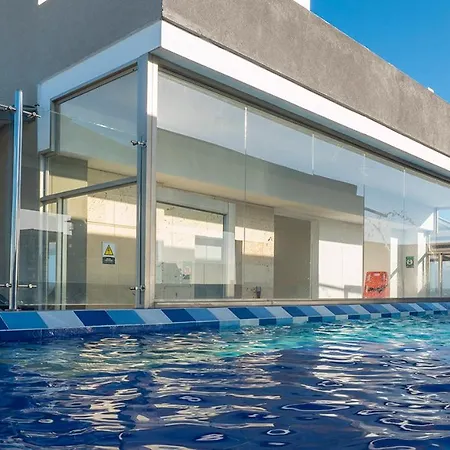 Modern 3 Bd 2 Bth + Rooftop Pool *
